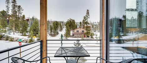 Grand Lake Vacation Rental | 1BR | 1BA | Elevator Access | 580 Sq Ft