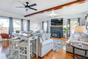 Living Room | Free WiFi | Smart TV | Wood-Burning Stove | 2 Queen Sleeper Sofas