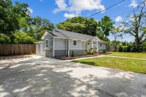Parking at Pensacola Dowtown Bungalow