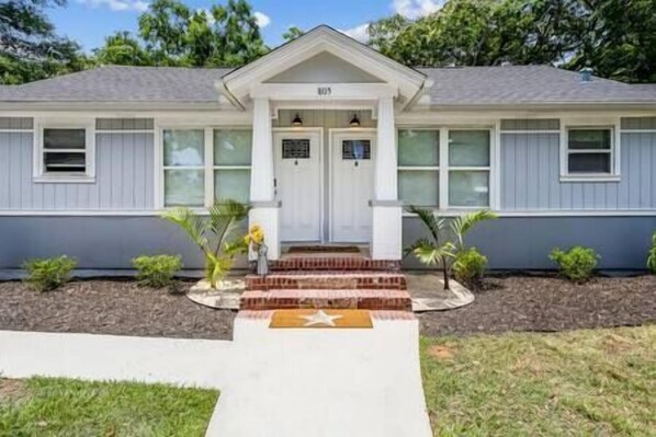 Pensacola Downtown Bungalow