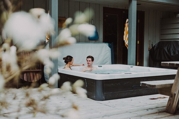 Private Deck & Hot Tub