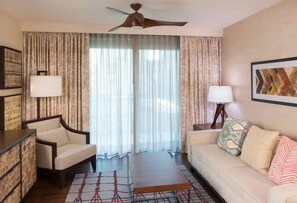 hnldr-hi-res-suite-resort-1-bedroom-living