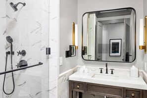 chslp-hi-res-studio-deluxe-bathroom.jpg