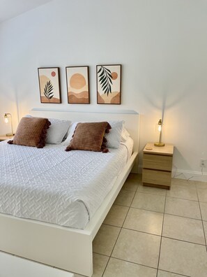 Master bedroom with King Size bed 