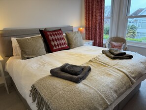 Double or twin bedroom with en suite at the front of the property