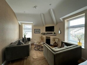 Living Room / Lounge