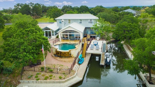 Amazing Waterfront and Living Space on Lake LBJ