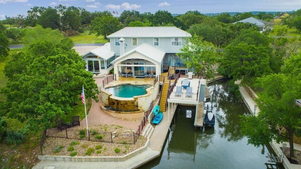 Amazing Waterfront and Living Space on Lake LBJ