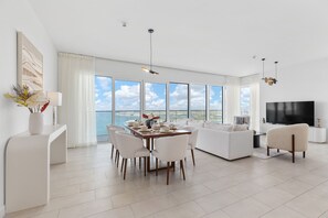 Seafront holiday home with striking sea views over Bluewaters and Palm Jumeirah in JBR Dubai
