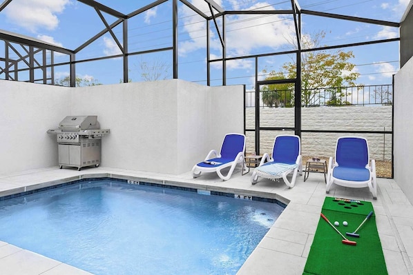 Private Pool & Patio