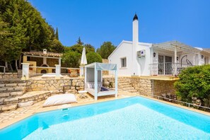Beautiful villa with private pool and terrace with panoramic sea views