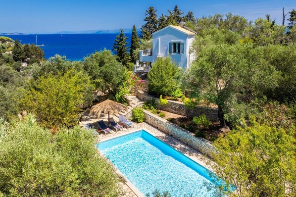 Beautiful villa with private pool and terrace with sea views