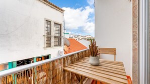 The balcony has a table for 2 so you can enjoy the outdoors without having to leave the apartment
#balcony #relax #enjoy #algarve #portugal