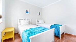 The second bedroom also has comfortable, quality mattresses and bedding, perfect for a good rest. It also has a closet
#bedroom #beds #comfy #relax #algarve #portugal