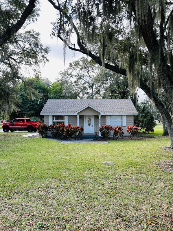 Huge double tree'd lot and rear conservation area 