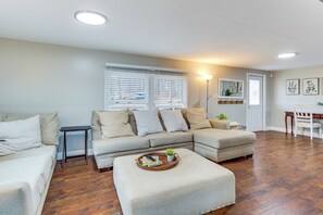 Living Room | Desk Workspace | Smart TV w/ Cable | 2 Sleeper Sofas