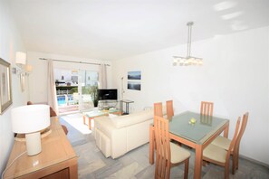 Dining lounge