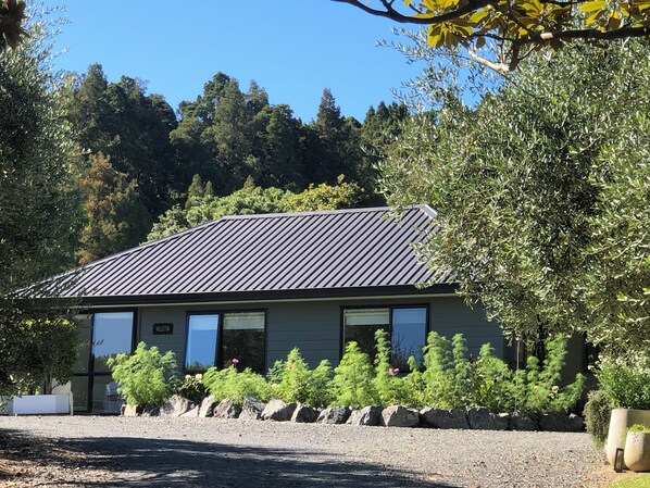 Villetta / Matakana in full view, our 2 bedroom cottage surrounded by nature