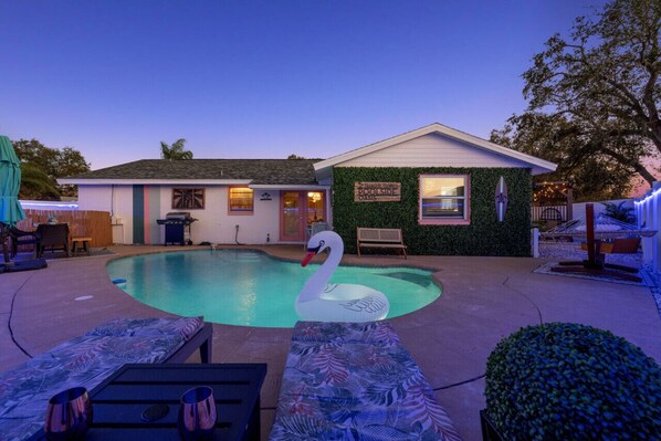A private backyard oasis! Poolside selfies and grilling with friends make for the perfect summer vibes.