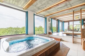 Jacuzzi