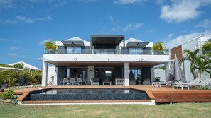 Modern Villa & Pool