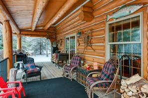 Covered Deck | Gas Grill