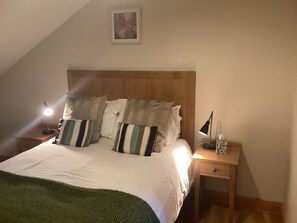 King size bed & single bed en-suite