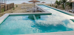 Swimming pool,Beach