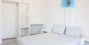 Bed,Photo of the whole room