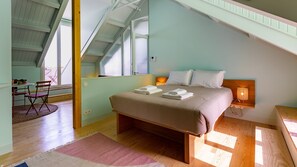 Soak up the sunny mornings and unwind during the enchanting nights, in this comfortable bedroom and cozy bed #pt #portugal #sunny #unwind #comfort #cozy