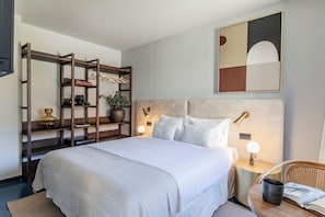 Tastefully decorated main area for a cozy yet modern feel #modern #stylish