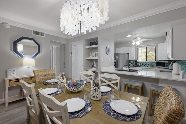 Dining area with seating for 6