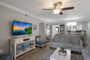Living area with flat screen tv
