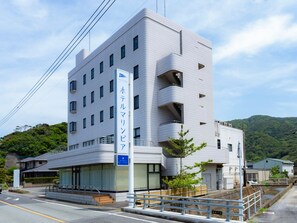 ・[Appearance] About 5 minutes by car from Arikawa Port, the gateway to Kamigoto! Please use for business and sightseeing