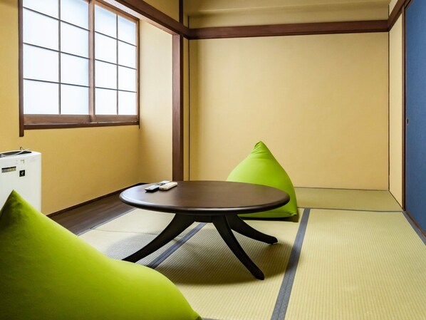 ・[Japanese style room 7.5 tatami mats] A room that can accommodate up to 2 people.