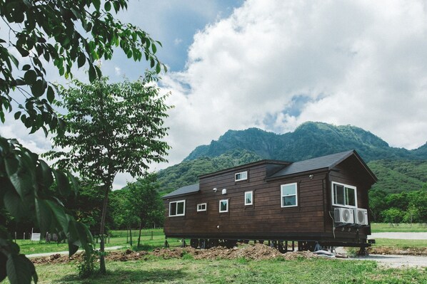 Enjoy your stay surrounded by a magnificent view of Mt. Togakushi.