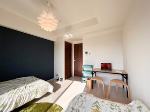 ・[Twin Room] This is a private room, so you can rest assured of your privacy. It's a good size and can accommodate 2 people comfortably.