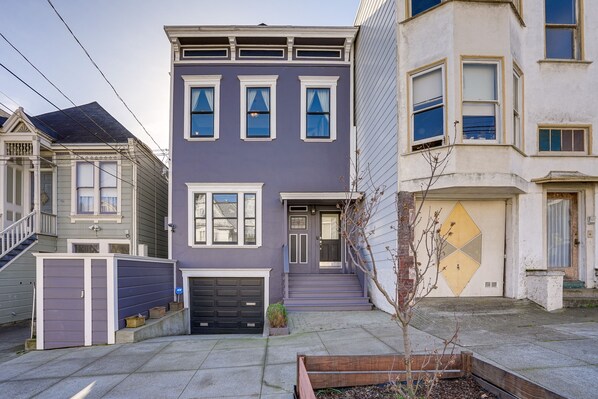 San Francisco Vacation Rental | 4BR | 3BA | 8 Exterior Steps Required