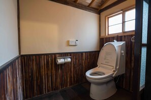 MAGOICHI Toilet