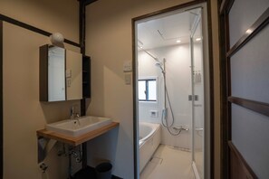 MAGOICHI BATHROOM