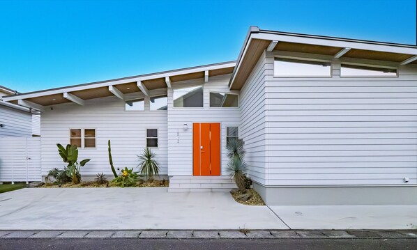 California style appearance