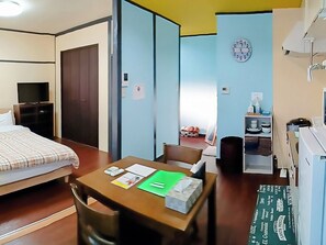 ・[Room 402/Dining/Kitchen] Stepless! Comfortable living space connected into one