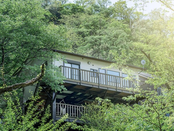 ・[Exterior] Our inn is located in a rich location surrounded by nature. Experience the changing seasons closely