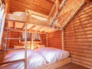 ・[Bedroom] You can return to your childhood with an athletic atmosphere.
