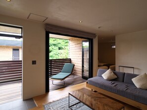 ・[Atype] Natural-style interior. You can relax on the large sofa