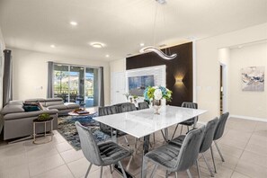 4057 Lana Avenue (4).jpg