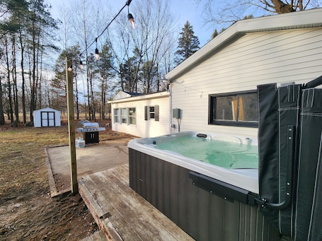 Bain à remous extérieur