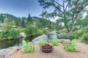 Enjoy your favorite s'more under the big night sky listening to the sounds of the river.  We have gas firepits that can be used year round!