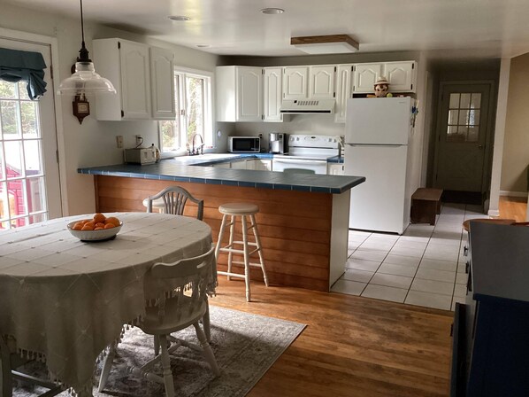 Kitchen/dining area