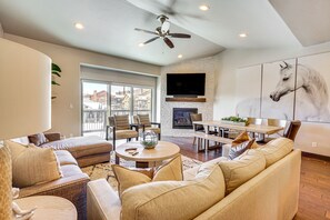 Living Room | Fireplace | Flat-Screen TV | 2nd Floor